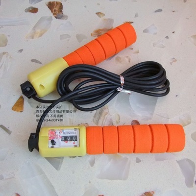 青島暢游文體用品 批發供應記數跳繩、比賽跳繩，計數橡膠繩海綿柄學生學校首選